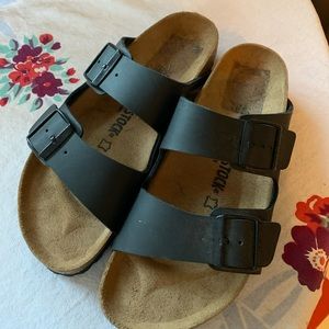 Black Birkenstock’s